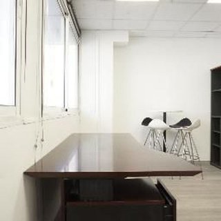 Oficina en venta en Porta en Barcelona