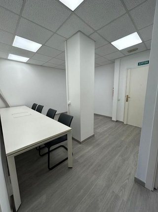 Oficina en venta en Porta en Barcelona