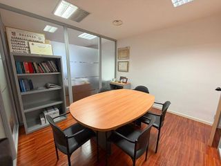 Oficina en venta en Les Corts en Barcelona