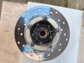 GALLETA DELANTERA CON DISCO PIAGGIO ZIP SP