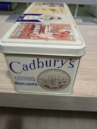Caja Metálica Decorada Cadbury