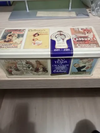 Caja Metálica Decorada Cadbury