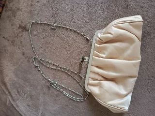 Pochette champagne con dettagli argento