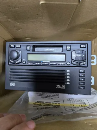 Radio Coche JVC KD-AVX2 y Altavoces Alpine SXE-172