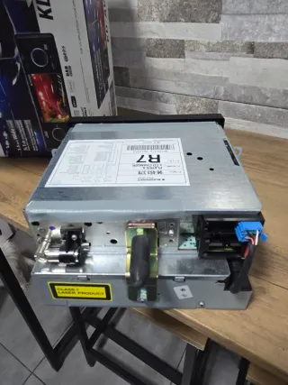 Radio Coche JVC KD-AVX2 y Altavoces Alpine SXE-172