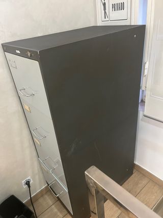 Cajonera de oficina metálica
