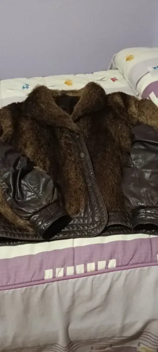 Cazadora de pelo y piel marrón