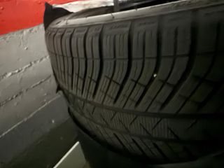 Neumático 275/40 R21