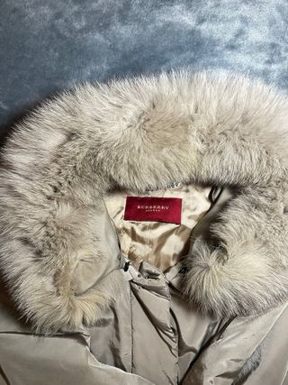 Abrigo Burberry Beige con Capucha de Pelo