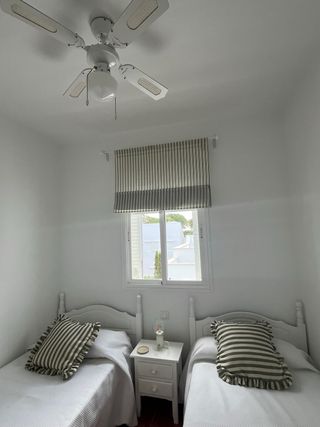 2 Camas 90cm Madera, somier de laminas, 2 colchone