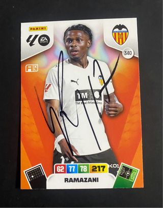 Cromo Ramazani Adrenalyn XL 25-26 firmado a mano.