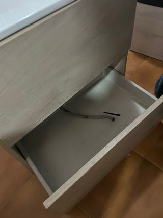 Lavadero de baño con grifo