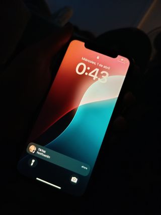 iPhone XR 64GB batería 89% perfecto estado URGE