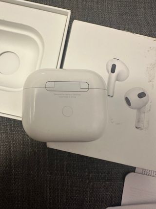 AirPods 3.ª Gen con Estuche de Carga 3H7PK9