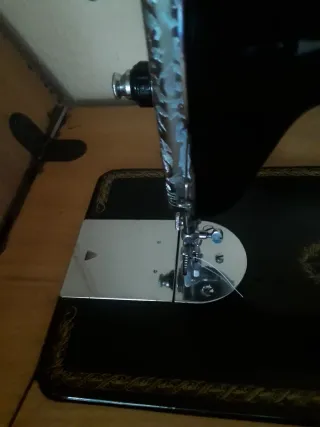 Máquina de coser Alfa antigua