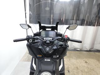 YAMAHA TMAX 2023 13210 kms.