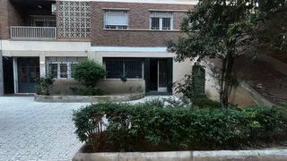 Alquilo local de 100m al lado de trauma