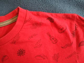 T-shirt rossa  14 anni