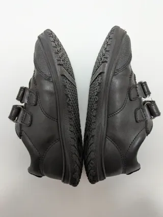 Zapatos negros Pablosky con Velcro t27