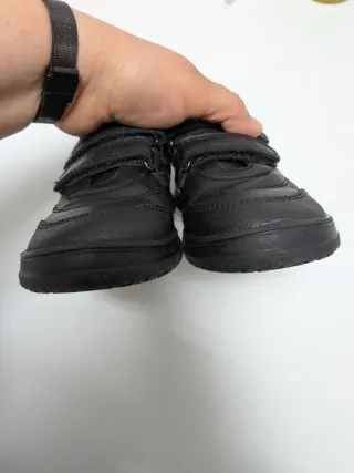 Zapatos negros Pablosky con Velcro t27