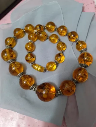 Collana con perle color ambra