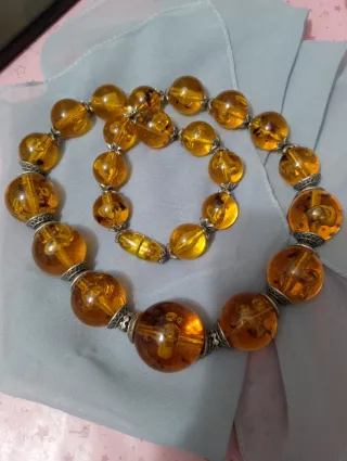 Collana con perle color ambra