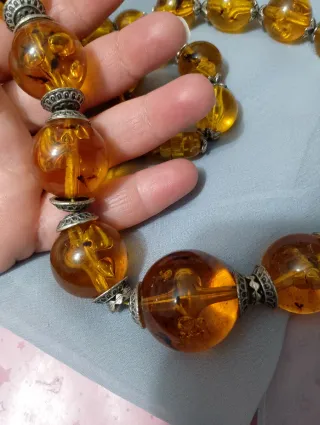 Collana con perle color ambra