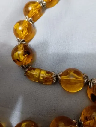 Collana con perle color ambra