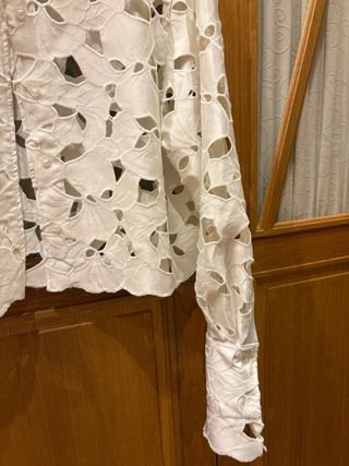 Camisa H&M blanca bordada