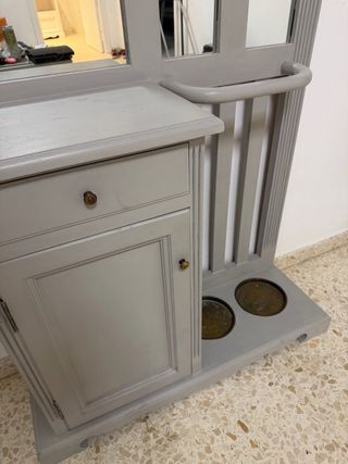 Mueble recibidor con espejo y perchero
