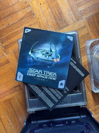 Star Trek Deep Space Nine Vol. 1 6 DVD + 1 CD-ROM