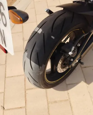 Suzuki GSR 600 Naked Negra
