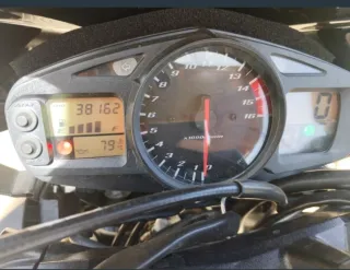 Suzuki GSR 600 Naked Negra