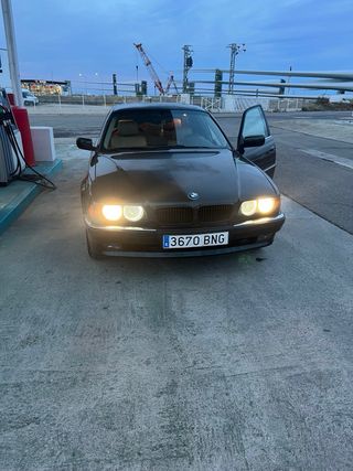 BMW Serie 7 2001