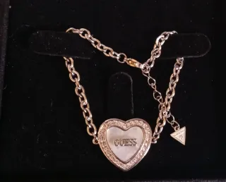 Pulsera Guess Corazón Madre Perla y Circonitas