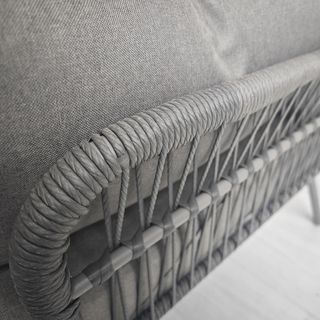 Set di mobili da giardino in rattan 3 pezzi, salotto esterno con divano a 2 posti, chaise longue con cuscini e tavolino con piano in vetro, set da giardino per patio, grigio chiaro