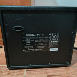 Amplificador Fender Mustang LT25