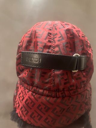 Cappello Fendi con pelliccia