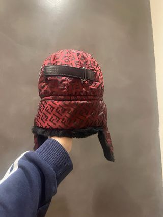 Cappello Fendi con pelliccia