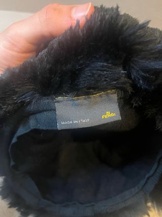 Cappello Fendi con pelliccia
