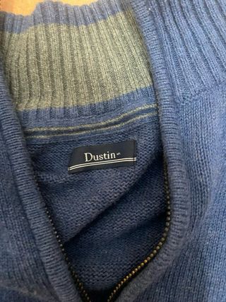 Jersey azul con cremallera