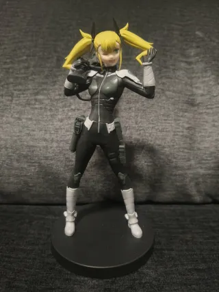 Figura Anime Morada y Rosa