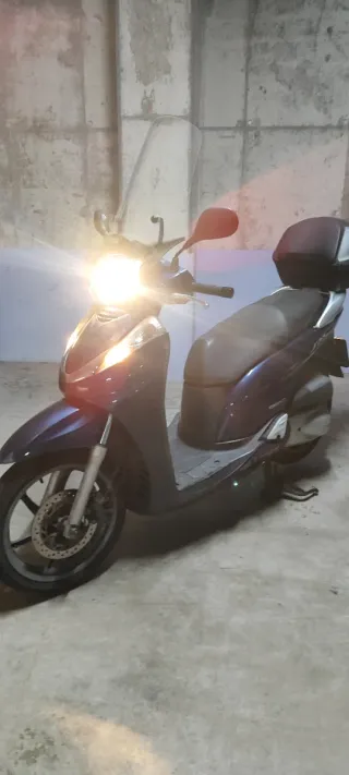 Honda SH300i Maxi Scooter Azul