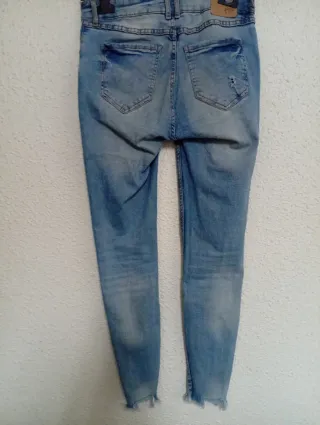 Vaqueros FB Sister desgastados talla 38