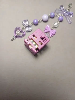 Llavero Minecraft Kinder Joy Morado