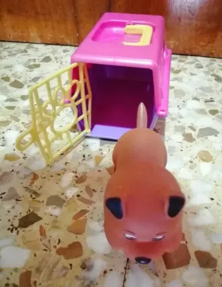 Perrito Juguete con Casita Rosa