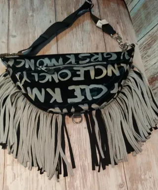 Riñonera boho nueva con adornos