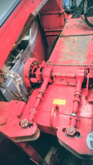 Máquina arrastrada de vendimiar