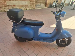 Quazzar e-divine plus Scooter Azul