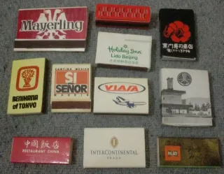 Conjunto di vecchie scatole di fiammiferi